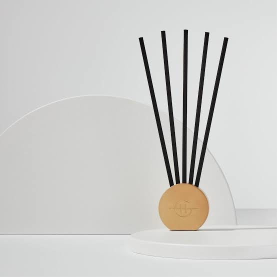 A Tahaa Affair Scent Stems