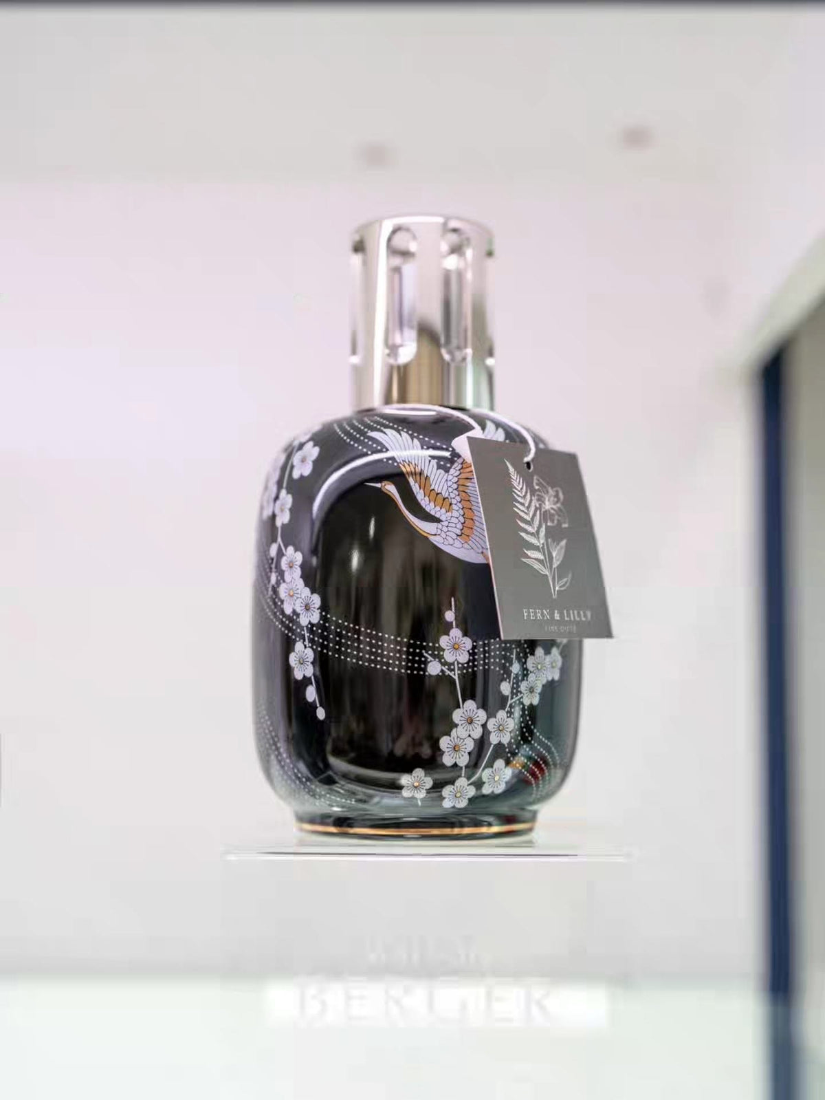 Black Sakura Fragrance Lamp