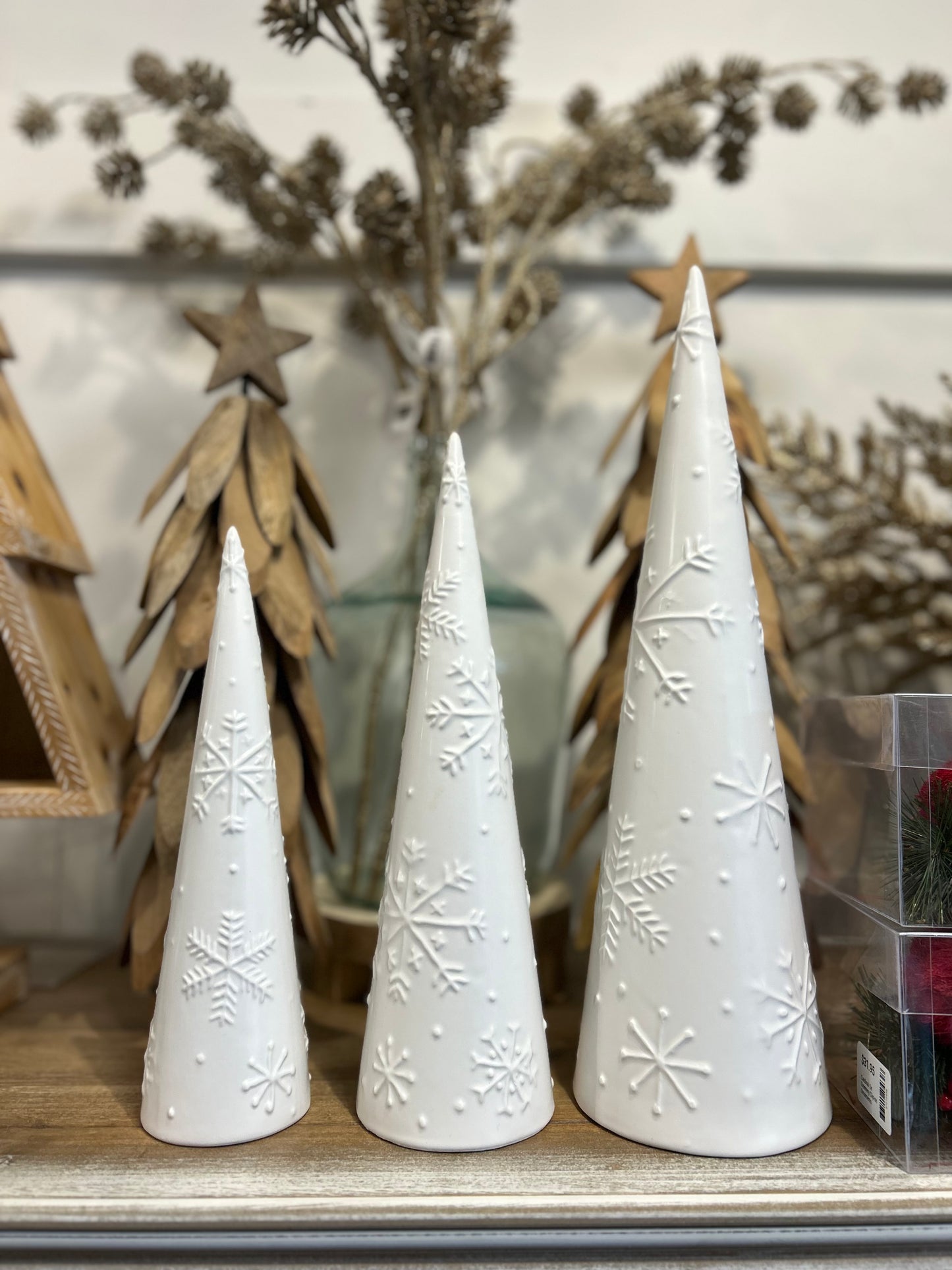 Matte White Ceramic Snowflake Embossed Trees