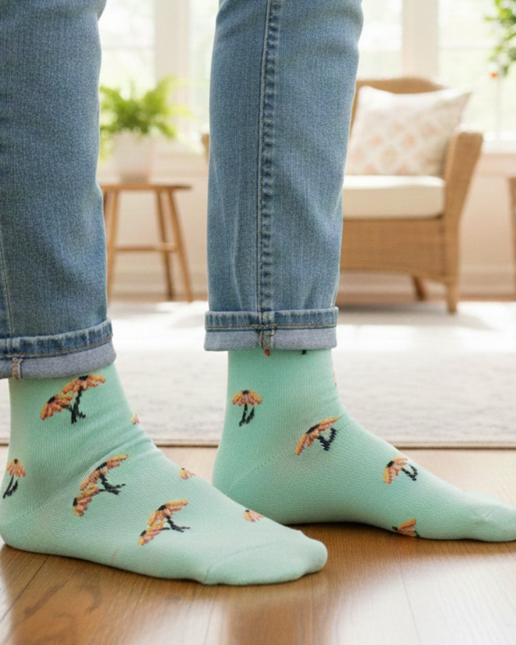 Women's Mini Black Eyed Susan Mismatched Crew Socks