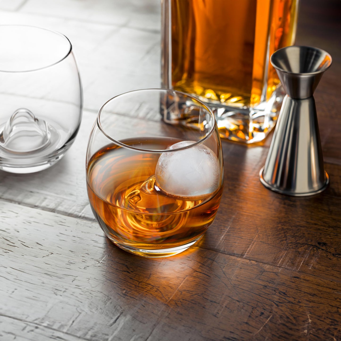 On The Rock Glass With Ice Ball Mould
