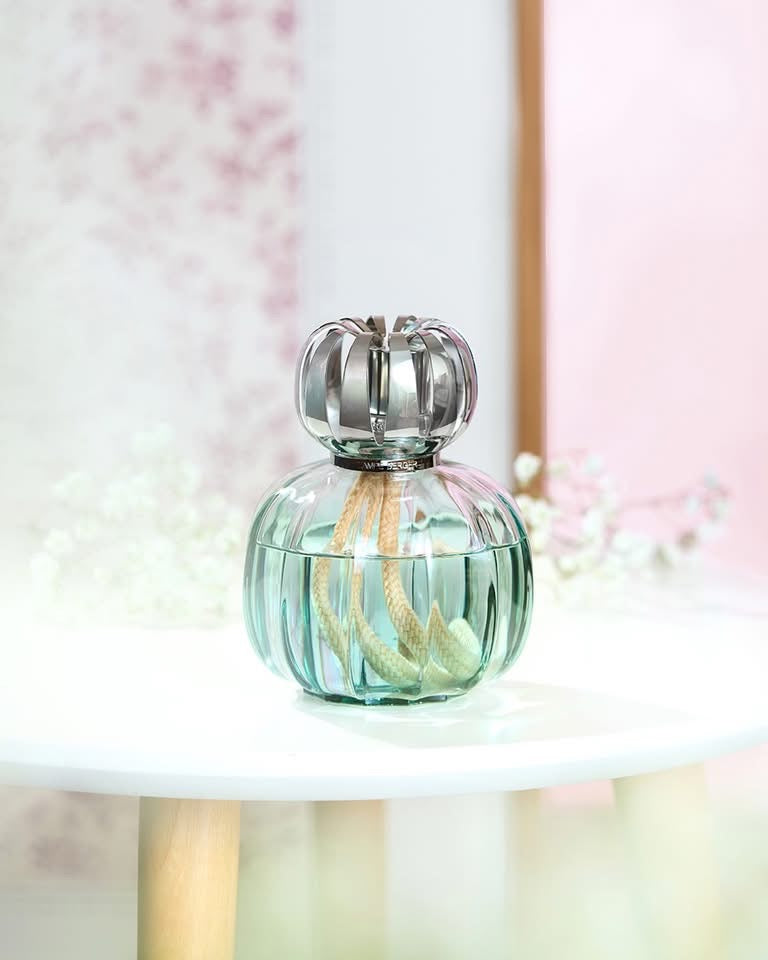 Corali Peacock Green Fragrance Lamp Gift Set with Ocean Breeze