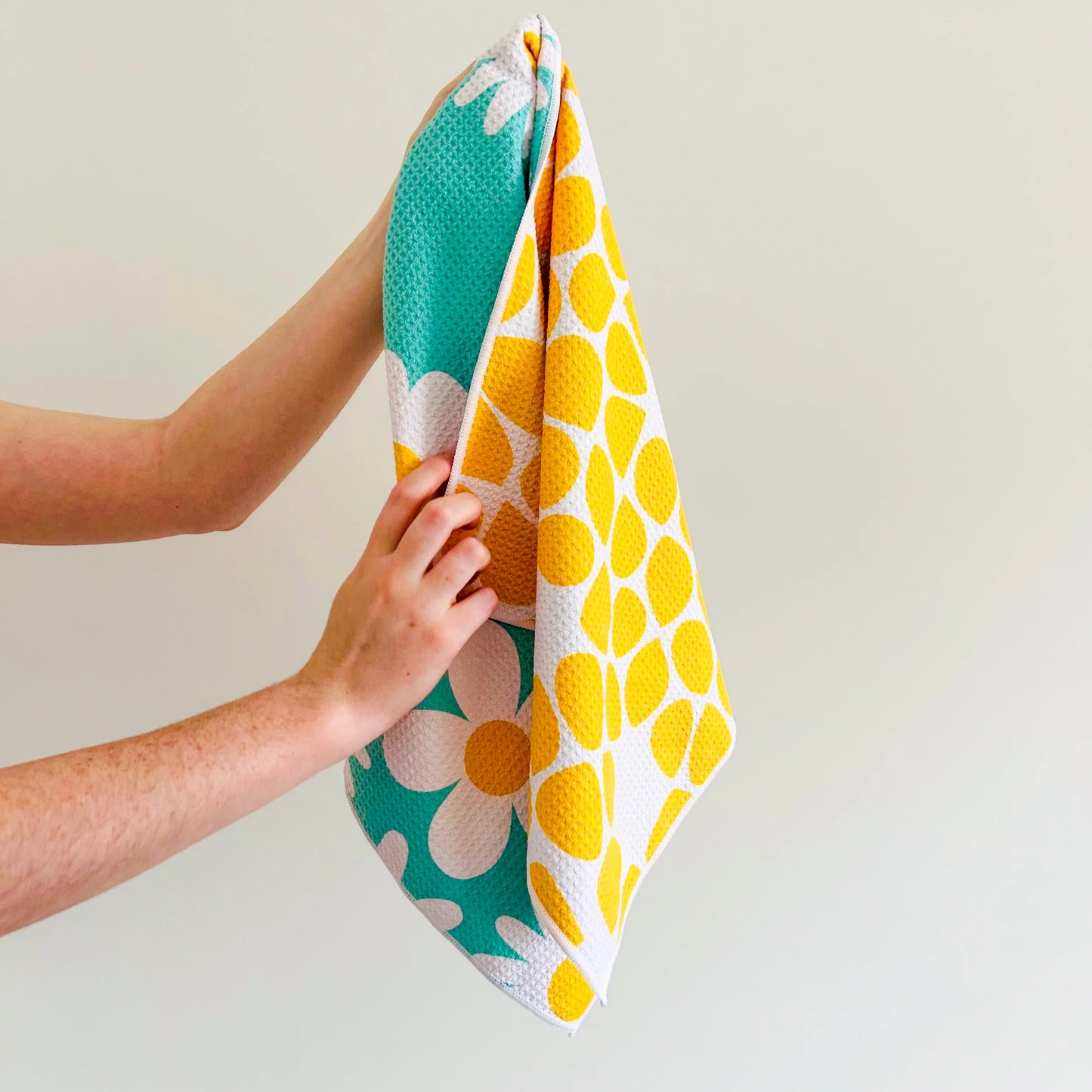 Double Sided Microfiber Tea Towel - Blue Daisy