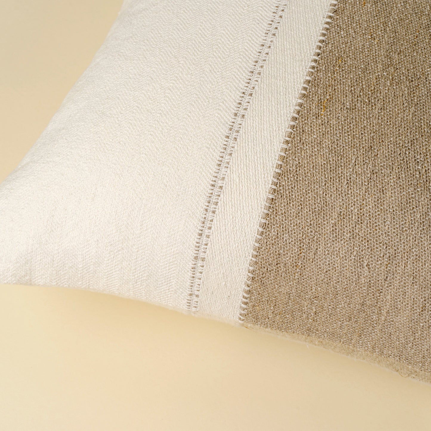 20x20 Edward Linen Pillow