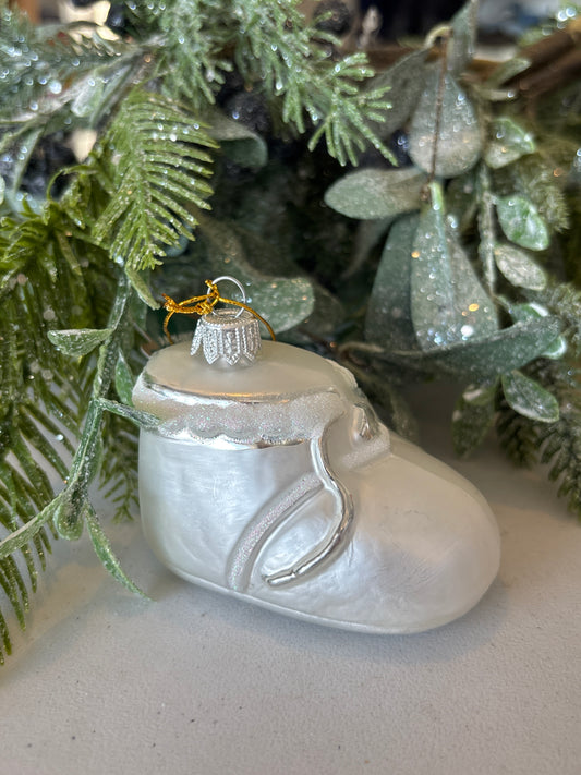 Ornament Baby First Shoe White Whitehurst