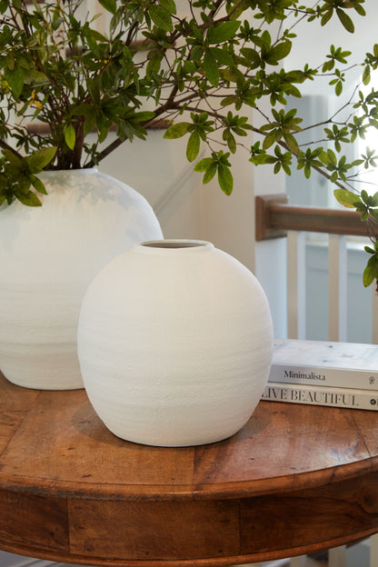 Konosa Vase