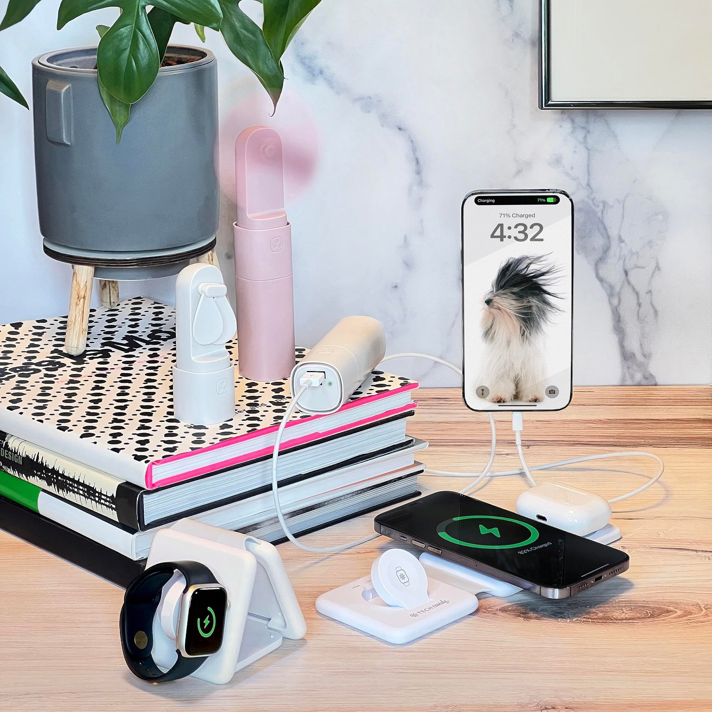 Easy Breezy Portable Fan & Power Bank : Pink