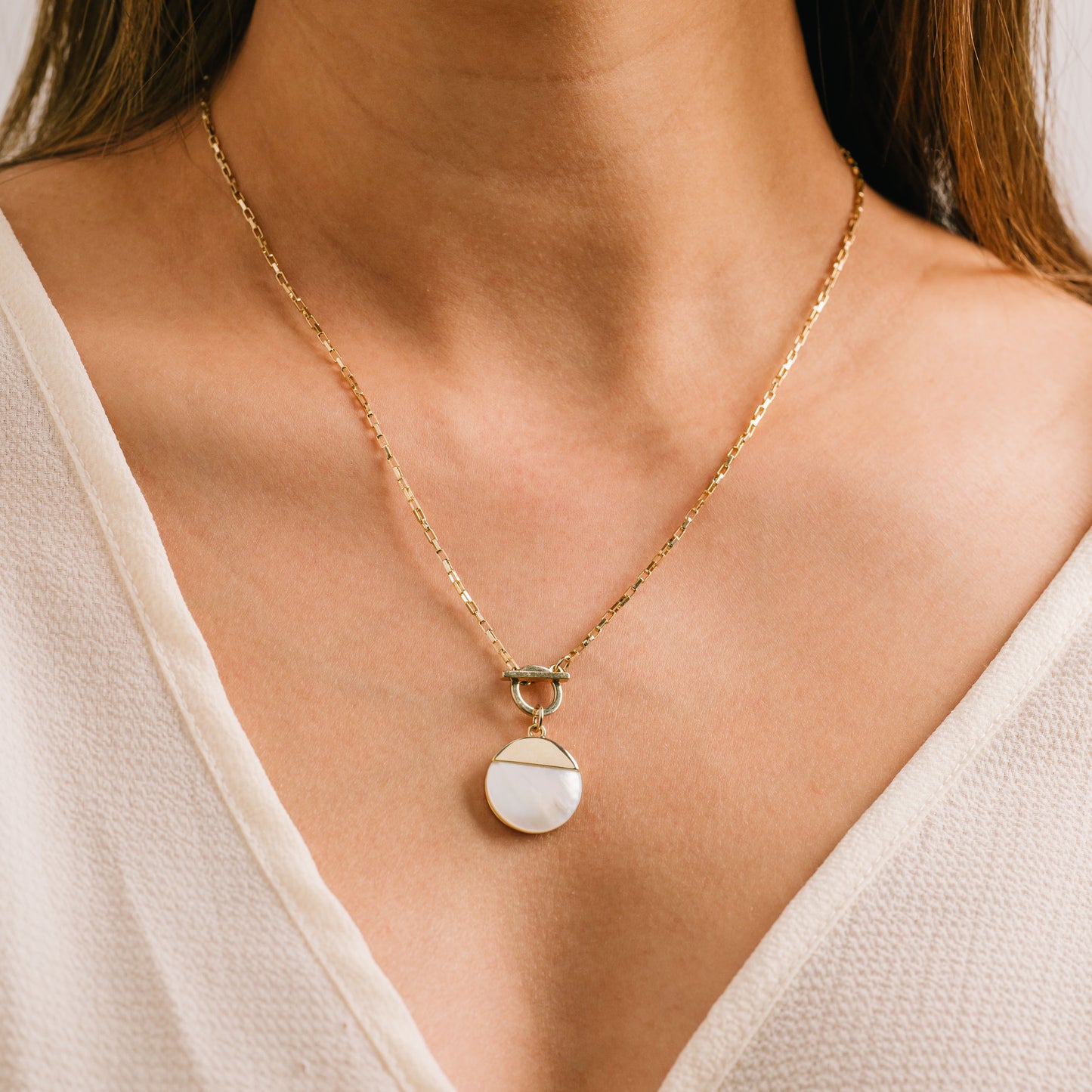 Oasis Toggle Necklace - White