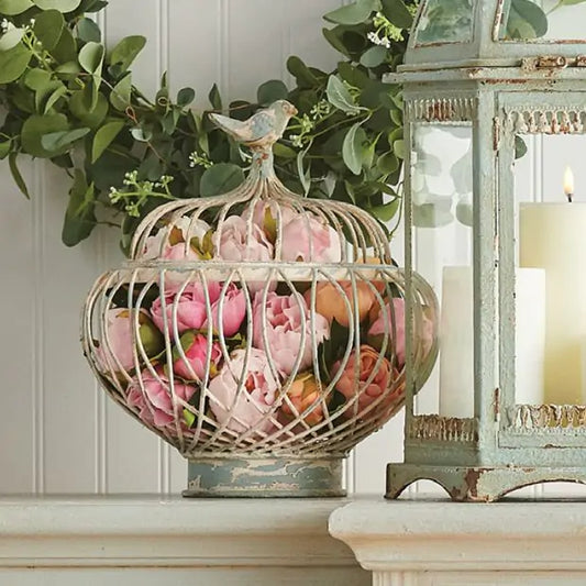 17” Bird Finial Lidded Wire Display Basket