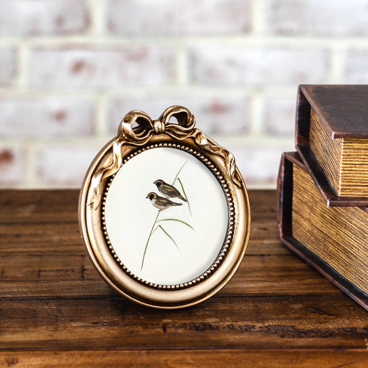Gold Bow Round Photo Frame
